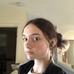 Meet your Posher, Ella